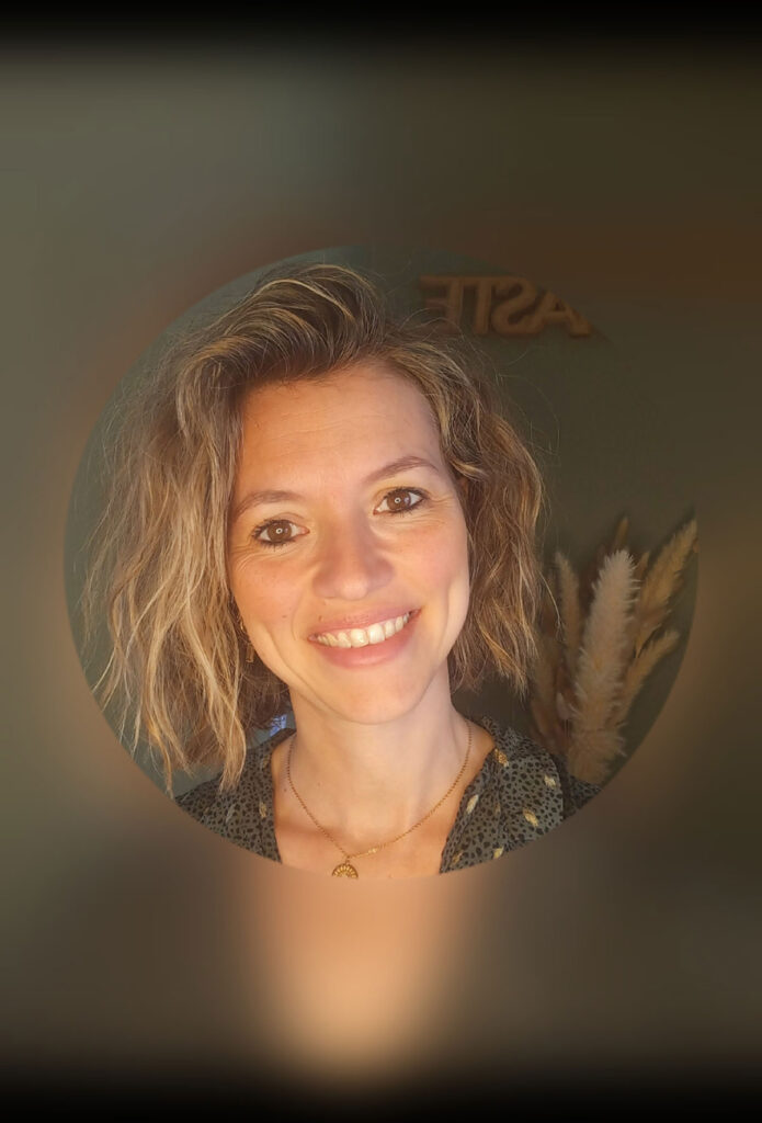 Julie Choloux, praticienne Head Spa et trichothérapie à Bégrolles-en-Mauges